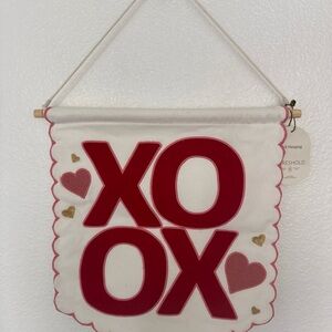 NWT Threshold XOXO Valentine's Day Wall Hanging Home Decor Canvas  14" x 16"